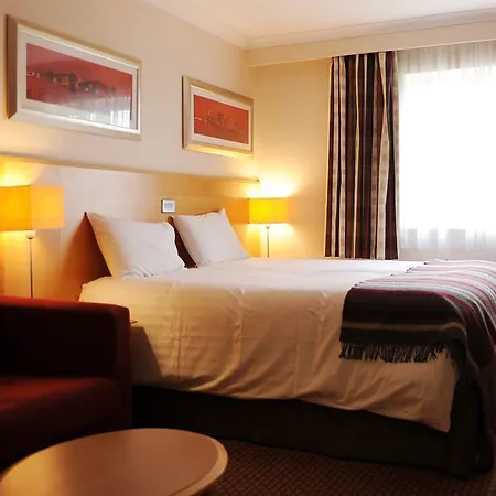 Village North Leeds (West Yorkshire)