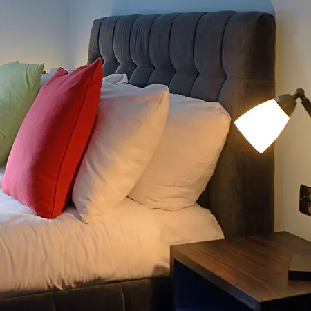 Village North Leeds (West Yorkshire)