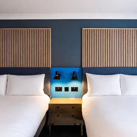 Village North 4* Leeds (West Yorkshire)