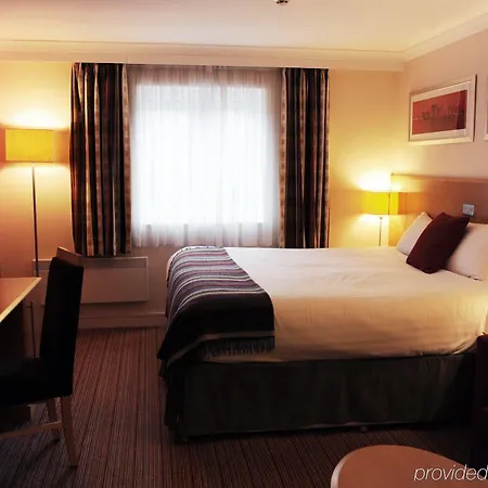 Village Leeds North Hotel