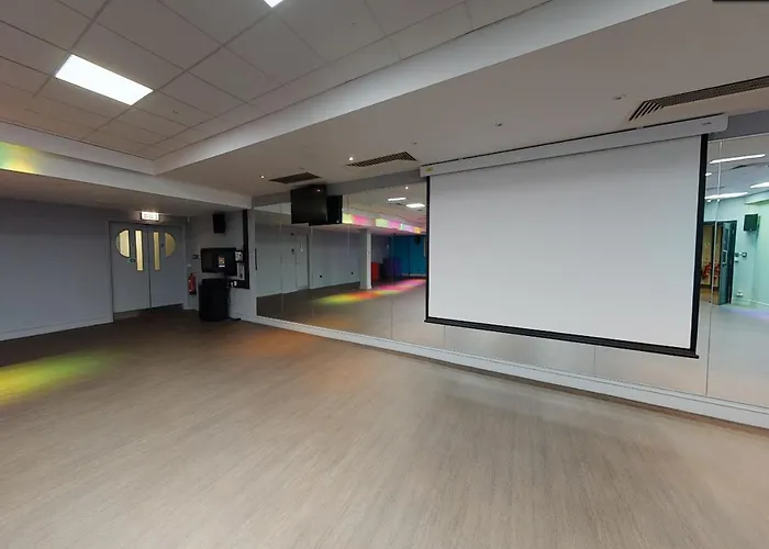 Village North Hotel Leeds (West Yorkshire)