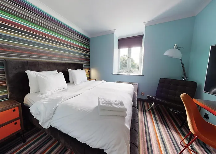 Village North Готель 4*