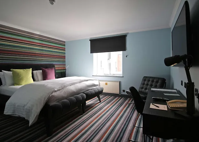 Village North Лідс