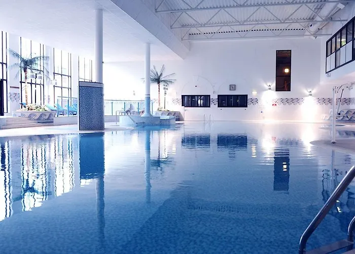 Village North Hotel 4*