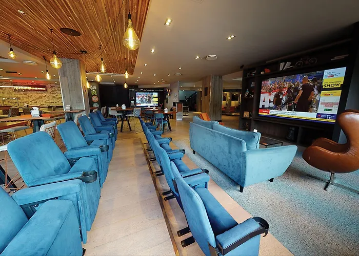 Village North Leeds (West Yorkshire)