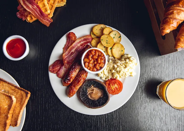 Village North Лідс