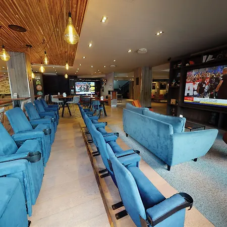 Village North Λιντς