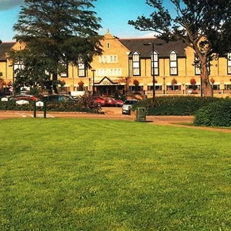 Village Leeds North Hotel
